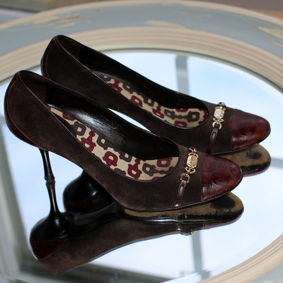 Gucci Shoes - Vintage Gucci Ox Blood/Brown Suede Badge Pump